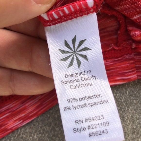 ATHLETA V-Neck Tennis / Pickleball Sleeveless Tank w/Back zip pocket - Picture 5 of 8